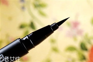 眼線筆硬頭和軟頭的哪個好用？單眼皮眼妝教程