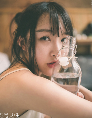 絲白祛斑軟膏多久見(jiàn)效？三個(gè)療程效果更佳