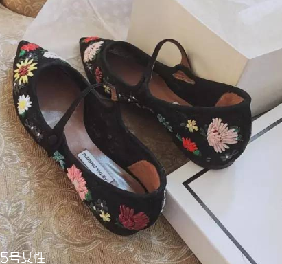 tabitha simmons鞋子多少錢？美到骨子里的高跟鞋