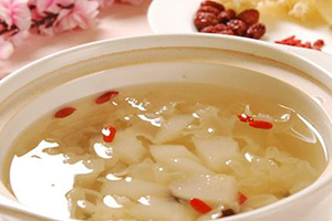 銀耳紅棗湯寶寶能喝嗎？對(duì)寶寶有著很多好處