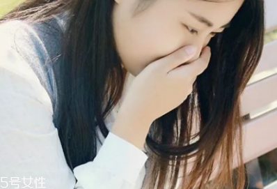長(zhǎng)期干咳是什么原因？可能是這種癌癥的征兆