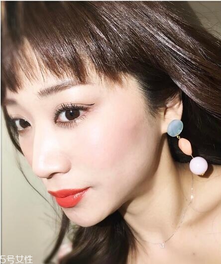 什么是折痕眼線？完整畫(huà)眼妝的順序