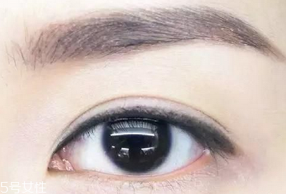 怎么畫眼線讓眼睛自然又有神？畫眼線必學(xué)基本步驟