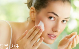 硅膠的潔面儀好用嗎？不要使用過多