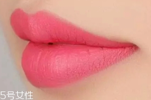 蜜粉可以用在唇部嗎？蜜粉可打造霧面雙唇