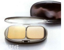 固體粉底怎么畫好看？5步打造光滑肌膚