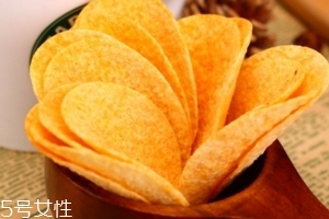 薯片掉到地上可以撿起來(lái)吃嗎？這樣衛(wèi)生嗎？