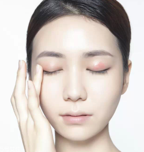 眼影怎么畫會自然好看？眼影顏色這樣搭配最好看