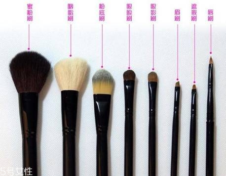 如何清洗化妝刷？眼影刷的選擇與使用方法