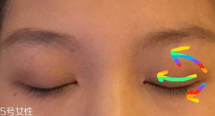 眼影怎么畫會自然好看？眼影顏色這樣搭配最好看