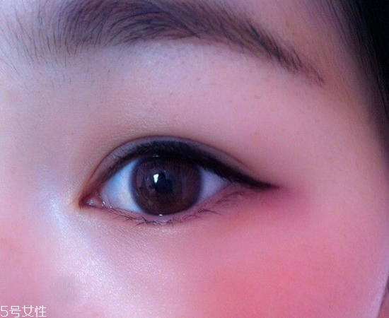 內(nèi)雙怎么畫眼線？內(nèi)雙眼皮畫眼妝技巧
