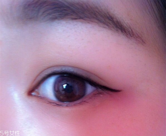 內(nèi)雙怎么畫眼線？內(nèi)雙眼皮畫眼妝技巧