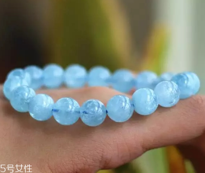 海藍(lán)寶會越戴越藍(lán)嗎？神奇的海水寶石