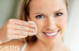 卸妝油哪種成分最好？3種類型任君挑選