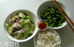 飲食護(hù)膚究竟有沒有效？不挑食才護(hù)膚
