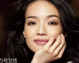 薄唇怎么畫唇妝？利用技巧打造完美唇色
