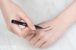 眼線筆多少錢一支？看看大熱的眼線筆價格