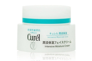 Curel乳霜早晚都能用嗎？夜間用最好