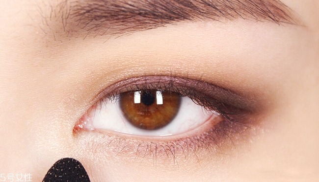 西柚色眼影怎么畫？教你畫高冷女神妝容