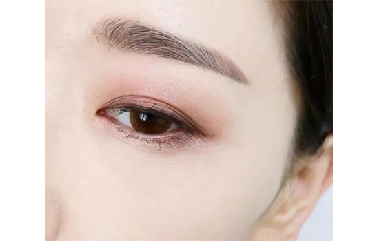 豆沙色眼妝怎么畫(huà)？超受歡迎的空氣眼妝畫(huà)法