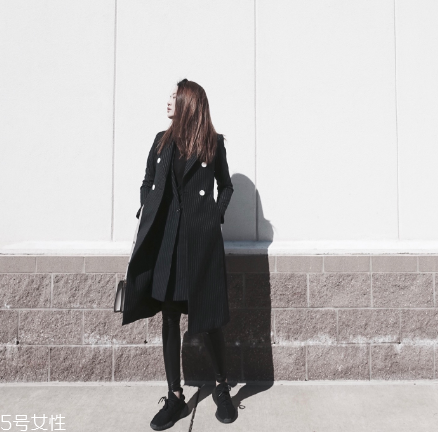 大衣什么領(lǐng)子好看？細(xì)節(jié)也要精致的百里挑一