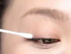 眼線膠筆怎么畫內(nèi)眼線？內(nèi)眼線四部曲圖解