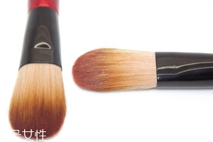 底妝工具該怎么選？干皮適合刷子