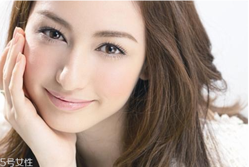 開眼角后多久可以消腫？開眼角疤痕不會完全消失