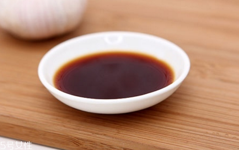 開眼角后哪些食物要忌口？開眼角后吃這些能促進傷口修復