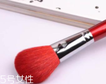 散粉刷怎么挑選？三種材質(zhì)各有優(yōu)點(diǎn)
