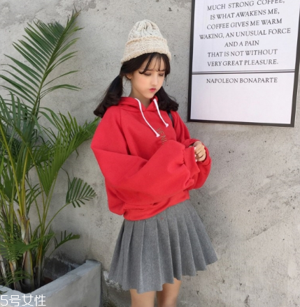 紅色衛(wèi)衣適合什么人穿？紅紅火火過新年