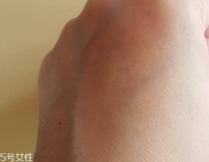 眼部凝膠什么時(shí)候用？更加推薦晚上用