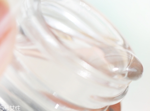 眼部凝膠什么時(shí)候用？更加推薦晚上用