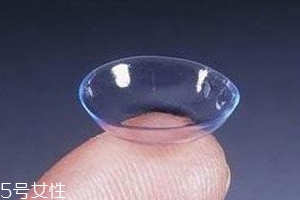 隱形眼鏡怎么戴？野蠻動(dòng)作不可取