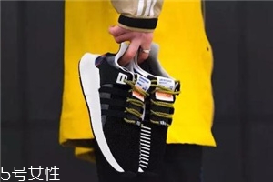阿迪達斯有加絨鞋嗎？冬天也能穿的運動鞋