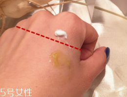 CPB晶致眼霜油不油？水油科學(xué)配比