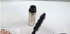 迪奧睫毛膏怎么樣？刷完睫毛膏再夾一次睫毛更卷翹