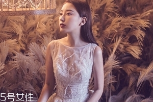 年會(huì)穿什么衣服合適？搶鏡年會(huì)小禮服最佳