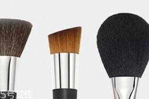 粉底刷可以用吹風(fēng)機(jī)吹干嗎？會(huì)炸毛