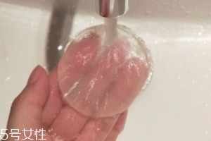 硅膠粉撲怎么清洗？勿用熱水洗