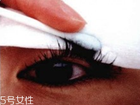 睫毛訂書機(jī)是什么？這十款睫毛膏讓你輕松放大雙眼
