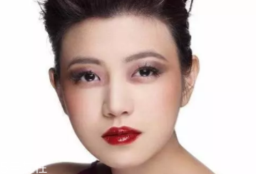 鵝蛋臉適合什么妝容？不適合濃妝