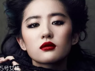 鵝蛋臉適合什么妝容？不適合濃妝