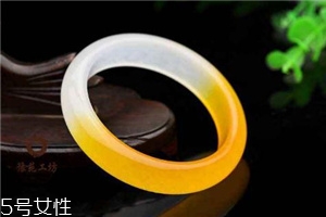 黃龍玉手鐲多少錢？這個(gè)種類的價(jià)值最貴