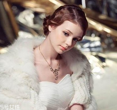 短發(fā)怎么做新娘造型？編發(fā)好看又簡(jiǎn)單