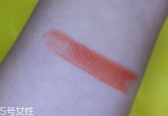 冬天護(hù)膚用霜還是乳？6款適合冬天用的護(hù)膚品推薦