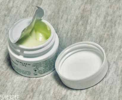 冬天護(hù)膚用霜還是乳？6款適合冬天用的護(hù)膚品推薦