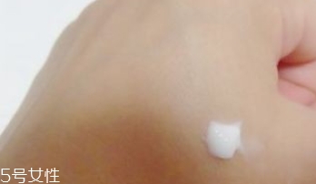 紀(jì)梵希水漾活妍面霜好用嗎？冰淇淋質(zhì)地的面霜評(píng)測(cè)