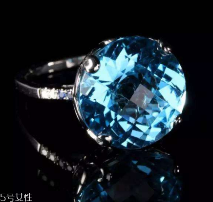 托帕石價(jià)格多少錢(qián)一克？明星最?lèi)?ài)的托帕石