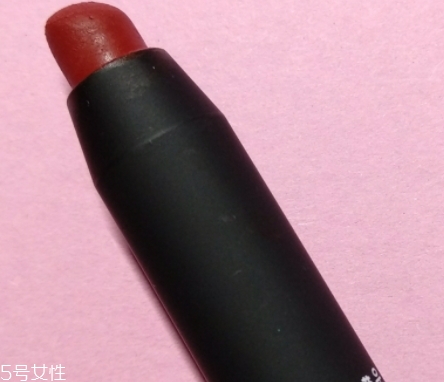 唇釉和染唇液的區(qū)別 你更看好哪個？